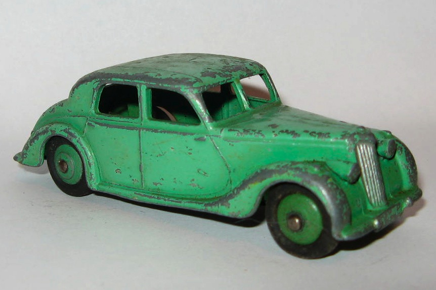 40A Riley Saloon.jpg